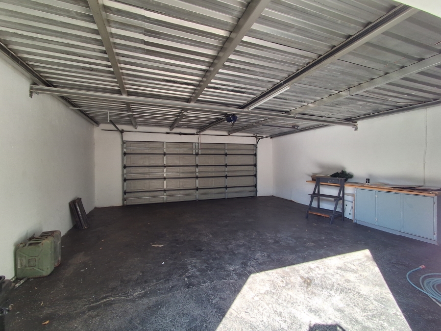 4 Bedroom Property for Sale in Flamwood North West
